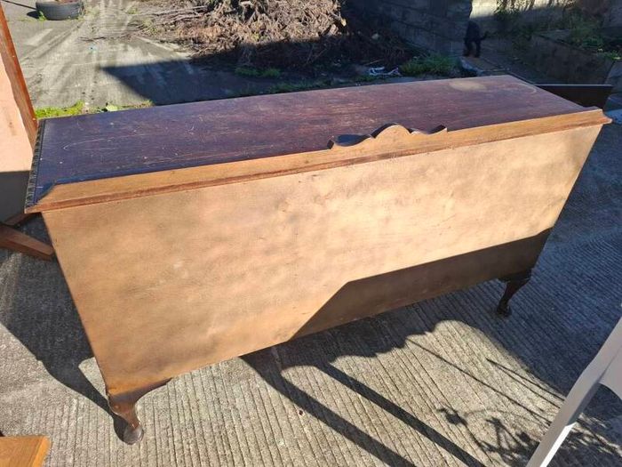 sideboard