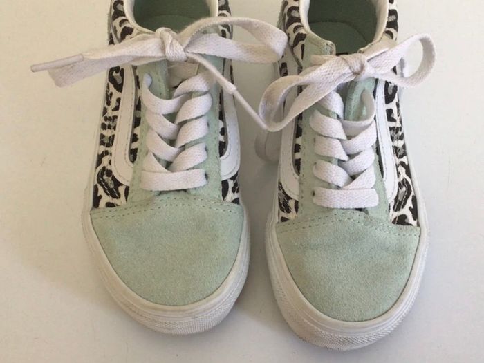 Little girls Vans Trainers in vgc Eu 27 Uk 10 infant