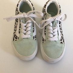 Little girls Vans Trainers in vgc Eu 27 Uk 10 infant