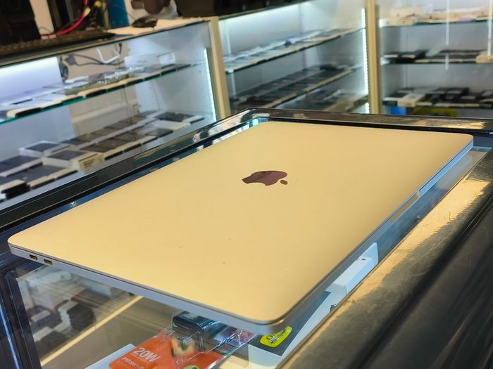 2019 Apple MacBook Pro 13 inch Intel Core i5 2.7GHz 16GB RAM 500GB SSD A1989 (Battery Cycle: 983)