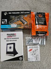 BB Firearm 302 Series CO2 Airsoft Pistol Bundle + Target + BBs + CO2 Canisters