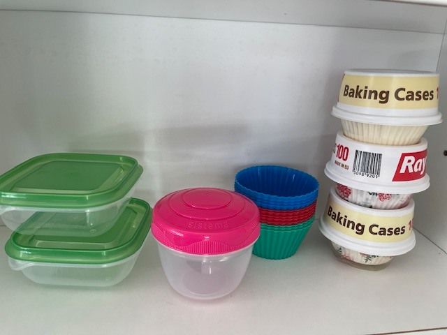 Bundle X 13  Items Of Kitchen Baking , Dining & Storage Items- Oxo, Chef Aid Sealer Clips, Silicone Bun Cases