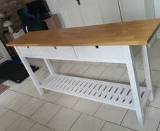 Breakfast bar/kitchen island