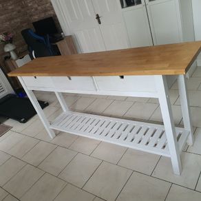 Breakfast bar/kitchen island
