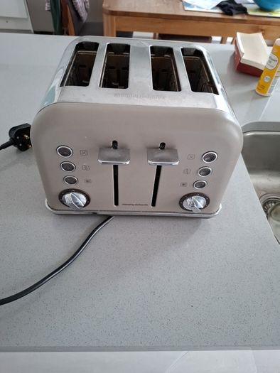 Morphy Richards 4 Slice Toaster and Kettle