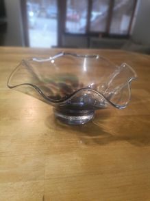 (Move out sell-see my other low priced ads) Glass Bowl