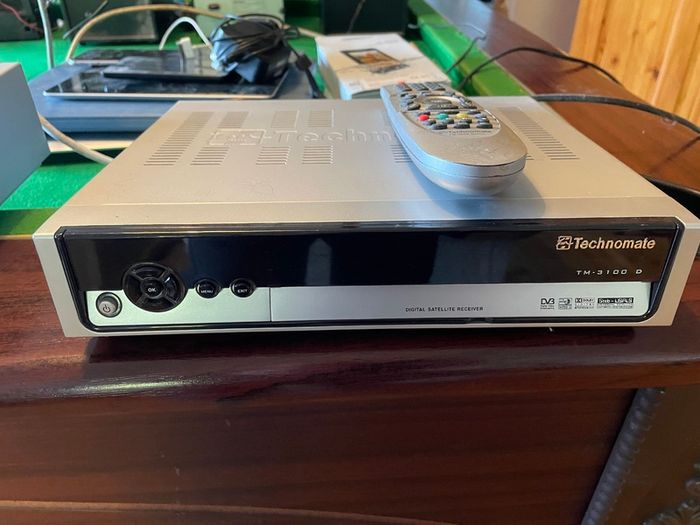 Pioneer DVD player, Philips Blu-ray player and Skytronic amplifier