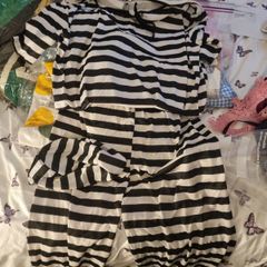 Jail bird outfit
