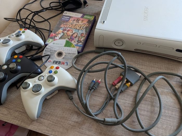 Xbox 360 with Kinect Sensor