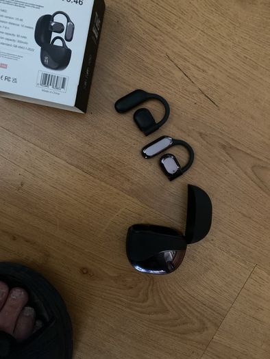 earphones