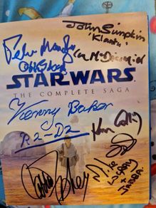 Star Wars Blu Ray set, signed by several, including Carrie Fisher, Mark Hamill, Peter Mayhew, Kenny Baker, Anthony Daniels - full list in details