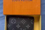 Black Lv wallet