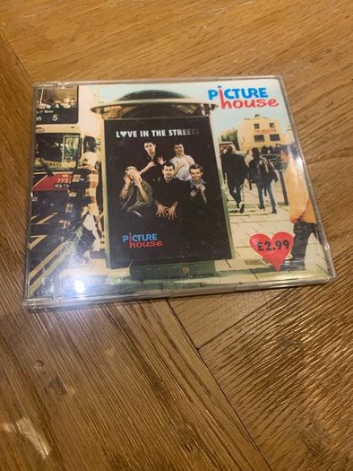 Picture House / Love In The Streets