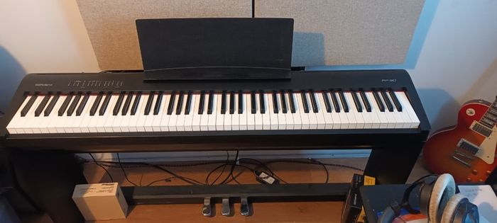 Roland FP-30 digital piano