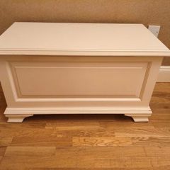 Off white Ottoman