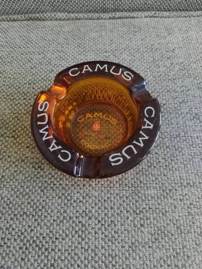 Vintage Camus Cognac Ashtray heavy amber glass 1960's made in France in very good condition FREE STANDARD POSTAGE INCLUDED