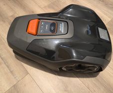 Husqvarna Aspira R4 Auto Mower