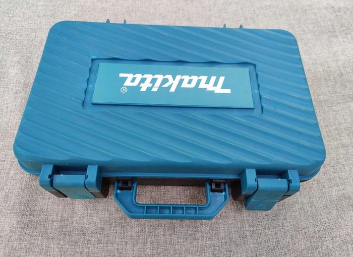 2-in-1 tool set. Makita