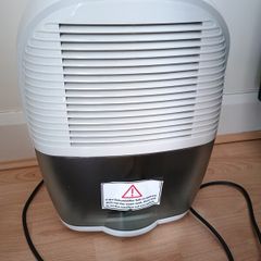 DeLonghi Dem 10 dehumidifier