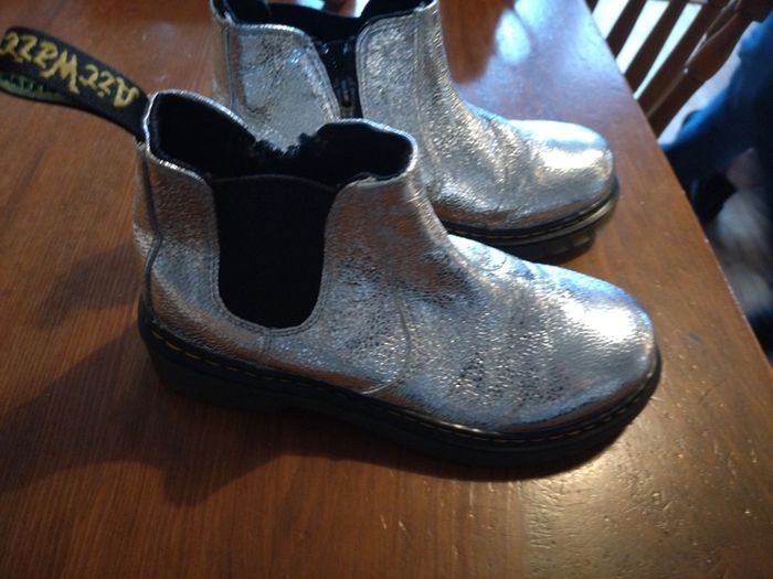 Dr Martens Youth 2976 Crinkle Metallic Chelsea Boots Silver UK1