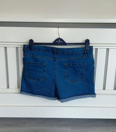 Brand-new Ladies Blue Denim Shorts from Pepco Size: UK 16 / EU 44