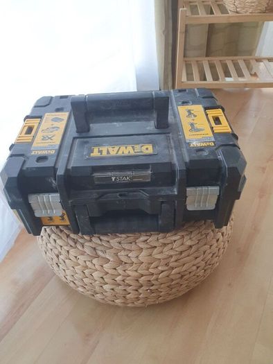Dewalt box
