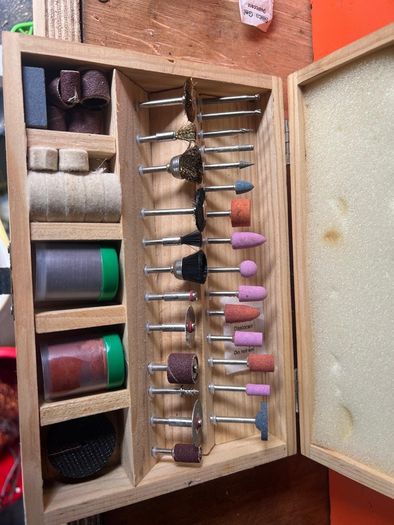 100 - piece rotary tool accessory kit