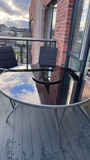 Large Table and 6 chairs