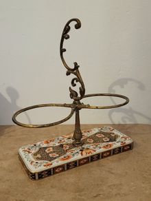 Antique imari decanter display