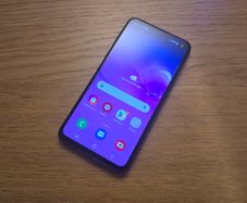 Samsung s10e