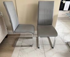 Dining table & Chairs