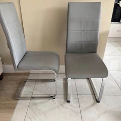 Dining table & Chairs