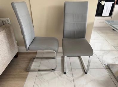 Dining table & Chairs
