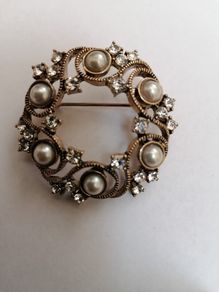 Broach Gold Tone Pearl and CZ Vintage