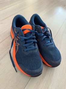 Junior Trainers Asics, size 37,5 EUR/ 4 UK