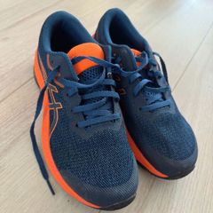 Junior Trainers Asics, size 37,5 EUR/ 4 UK