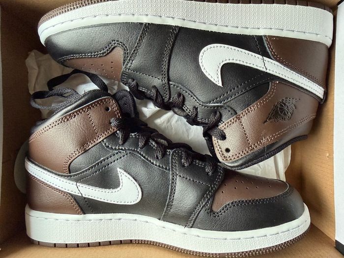 Nike Air Jordan 1 Mid Brown/Black UK5 EU38