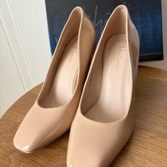 Beige block-heel court shoes by Sergio Todzi with a square-round toe Uk4 Eur37