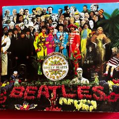 Sgt. Pepper's Lonely Hearts Club Band - The Beatles