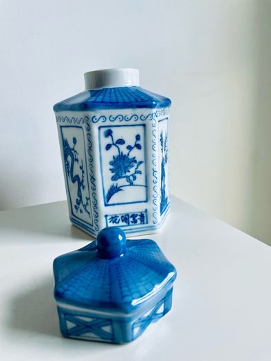Vintage Blue and White Chinoiserie Porcelain Ginger Jar or Tea Caddy