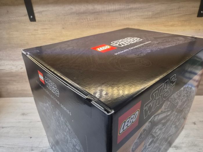 Lego 75192 UCS Millennium Falcon