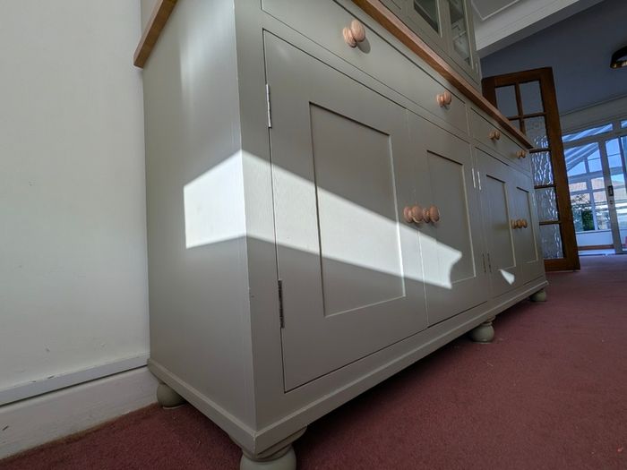 Neptune Dresser