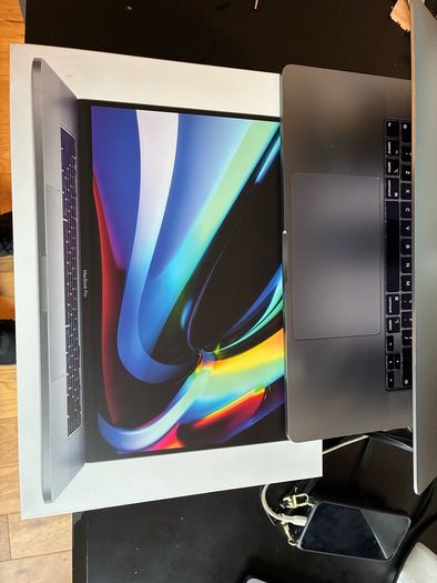MacBook Pro 16" 2019 i7-9750H | 16GB | 500GB | Radeon Pro 5300M 4GB