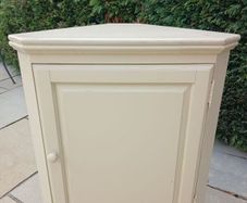 Corner tv unit
