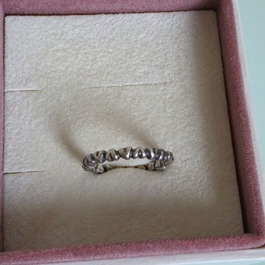Pandora forever love hearts stackable ring size (52)(no box)