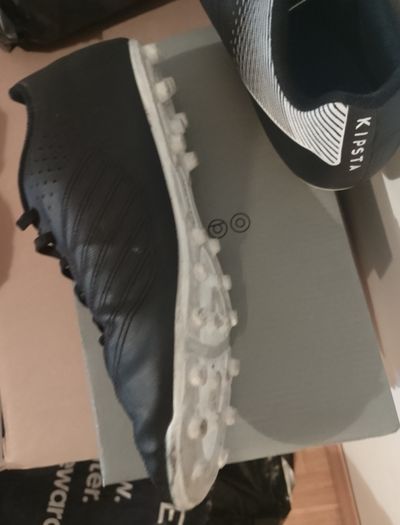 Kipsta football boots