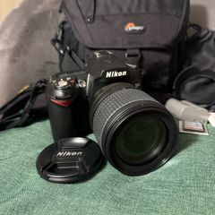Nikon D90, 18 105mm lens, bag, accessories. full kit