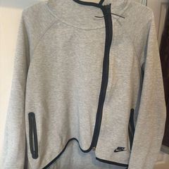 Grey Nike hoodie  Size S-M | Used