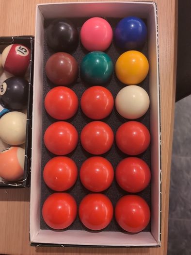 snooker and pool balls