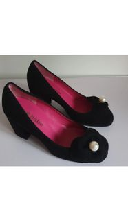 Le Babe 6009 Black Velour Court Shoes EU36 UK3 Pearl Flower Block Heels BNIB  CAN POST
